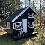 Skon Bjaelkehytte Naer Dragsholm Slot Holiday home Honsinge